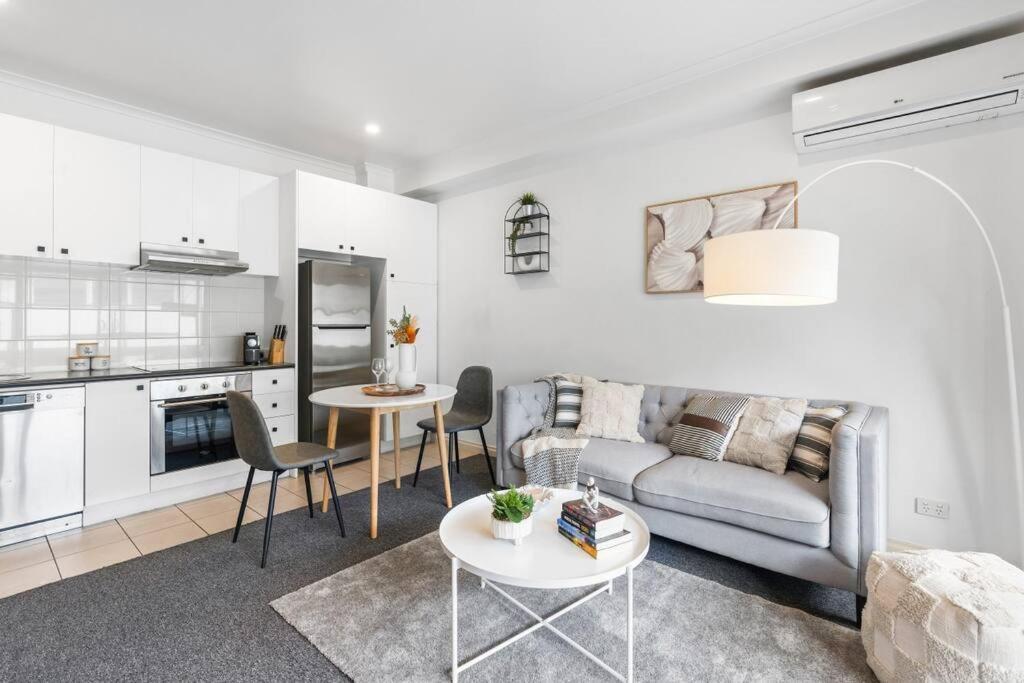 Cozy 1 Bedder In St Kilda With Balcony Διαμέρισμα Μελβούρνη Εξωτερικό φωτογραφία